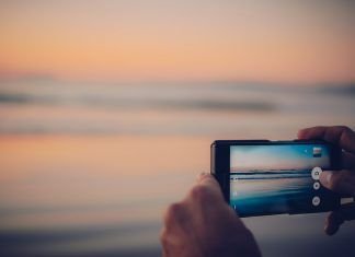 Sony presentará un equipo que será puro display Grandes marcas; se disputan en la actualidad por tener el teléfono inteligente más minimalista; lo cierto del caso, es que se han filtrado informaciones extraoficiales; que apuntan a que Sony sacará un terminal que será puro display.