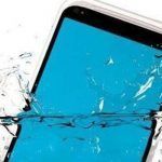 Pasos para salvar tu móvil si se ha mojado con agua pasos para reparar movil mojado